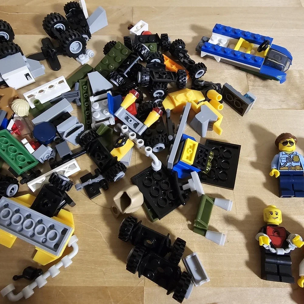 5x Lego Minifigures W/ Random Lego Parts Read Description